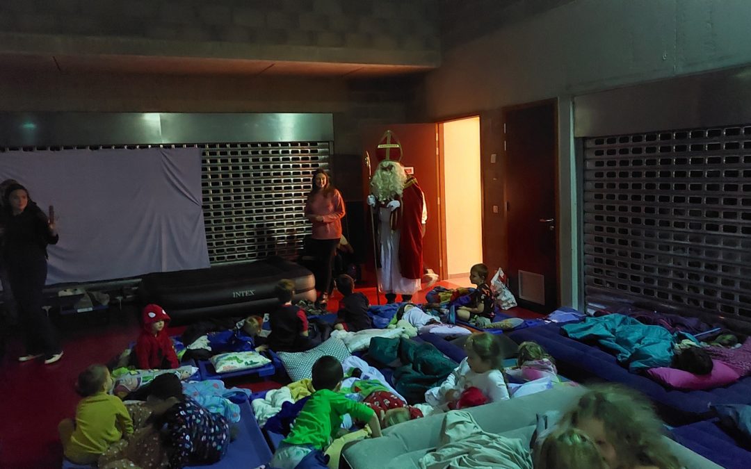 Saint Nicolas, la nuit, sa visite et les cadeaux